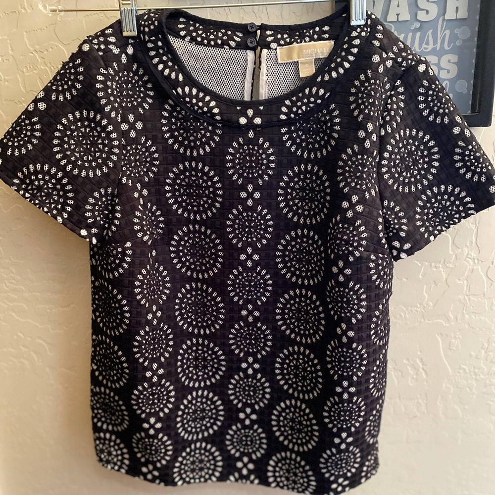 Michael kors MK eyelet top